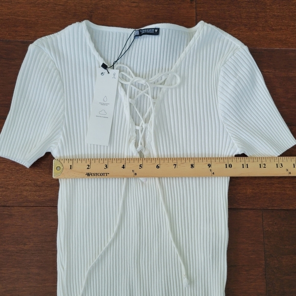 NEW Zara White Ribbed Lace-Up Short Sleeve Slim Fit Crop Top Women's Size M - Picture 7 of 9